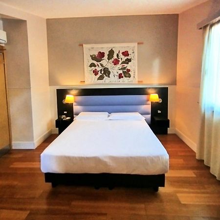 โรงแรมแอปโรไดท์ โรม ภายนอก รูปภาพ